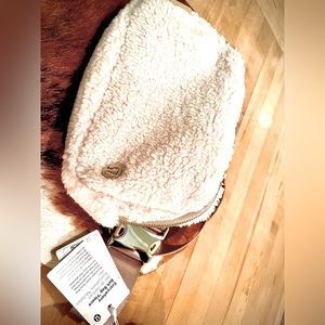 Lululemon go everywhere cream sherpa belt bag